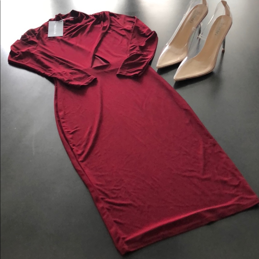 Vick Burgundy Keyhole Dress